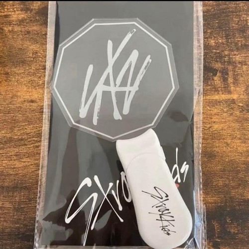 Stray kids prima penna - stray, 1°